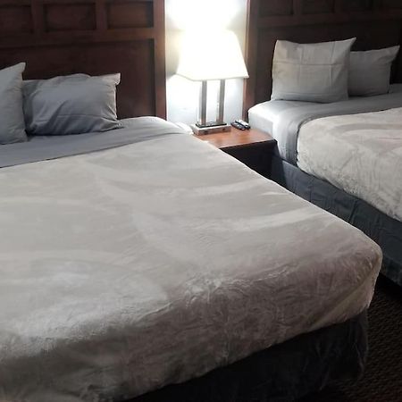 Hotel 2 Queen Beds Hotel Room 220 Booking Stillwater Extérieur photo