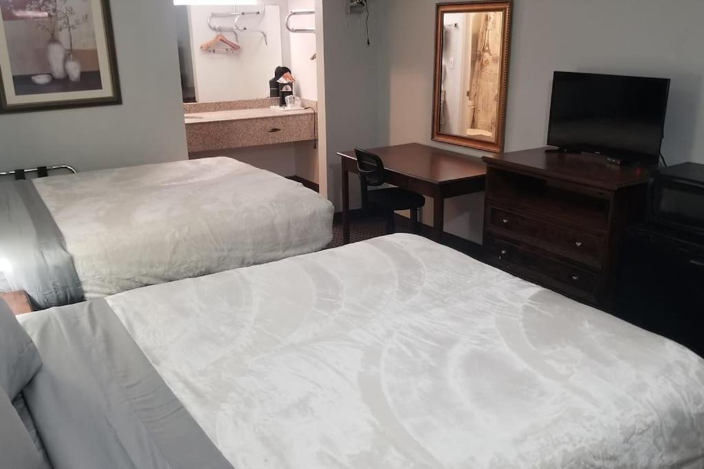 Hotel 2 Queen Beds Hotel Room 220 Booking Stillwater Extérieur photo