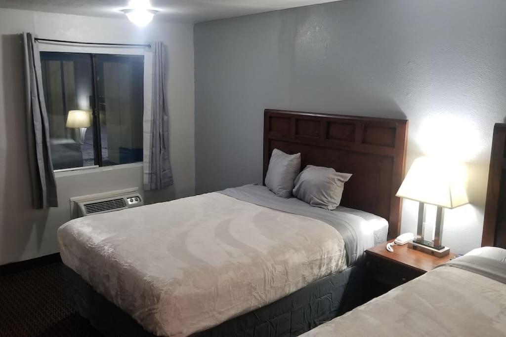 Hotel 2 Queen Beds Hotel Room 220 Booking Stillwater Extérieur photo